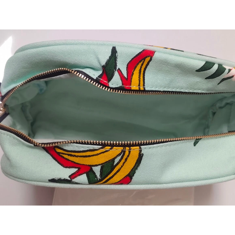MARC JACOBS POUCH